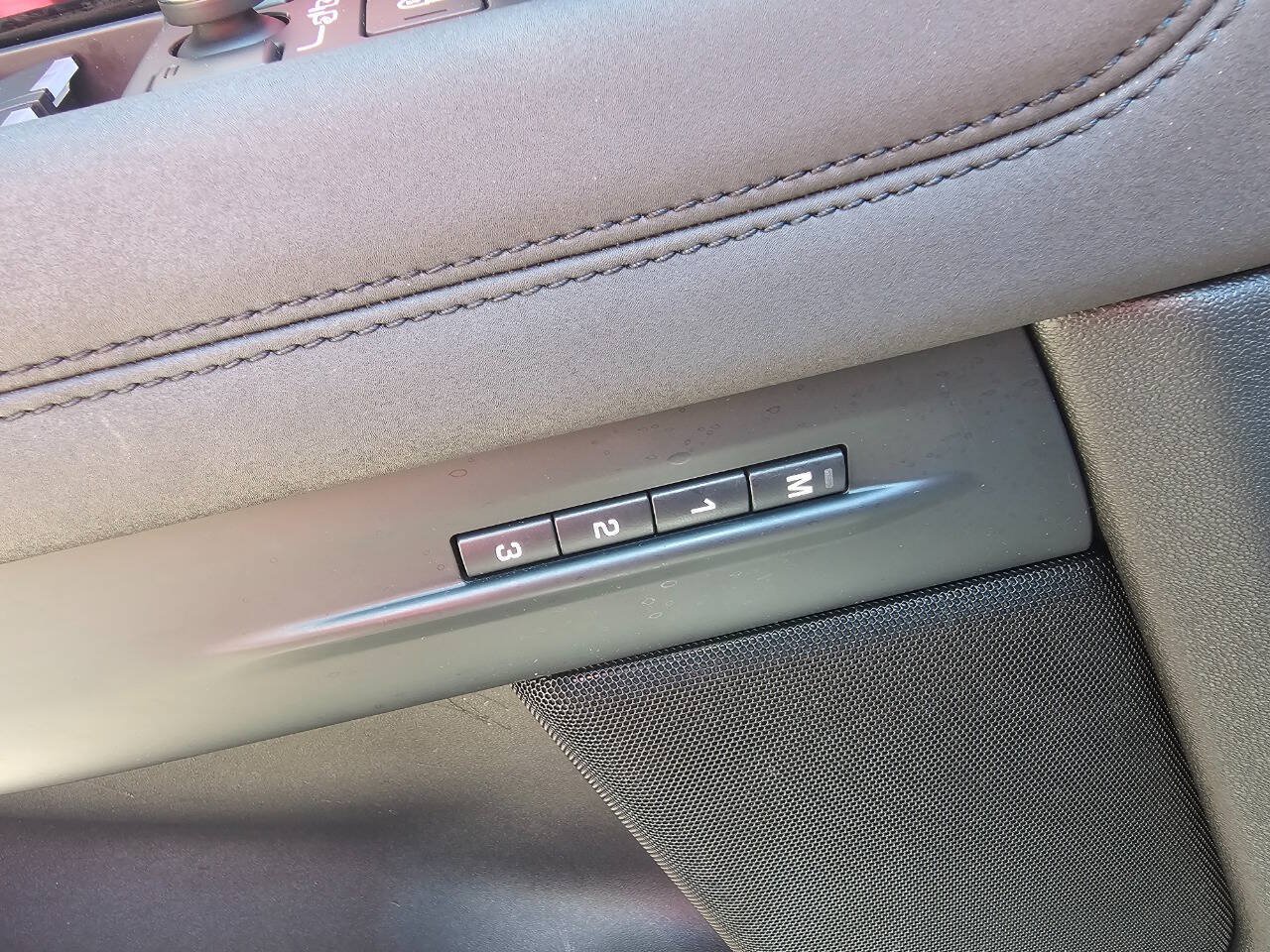 Used 2020 Land Rover Range Rover Evoque SE AWD/4WD image 13