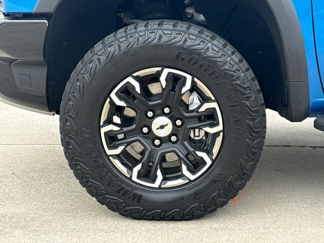 Used 2022 Chevrolet Silverado 1500 ZR2 w/ Technology Package AWD/4WD image 11