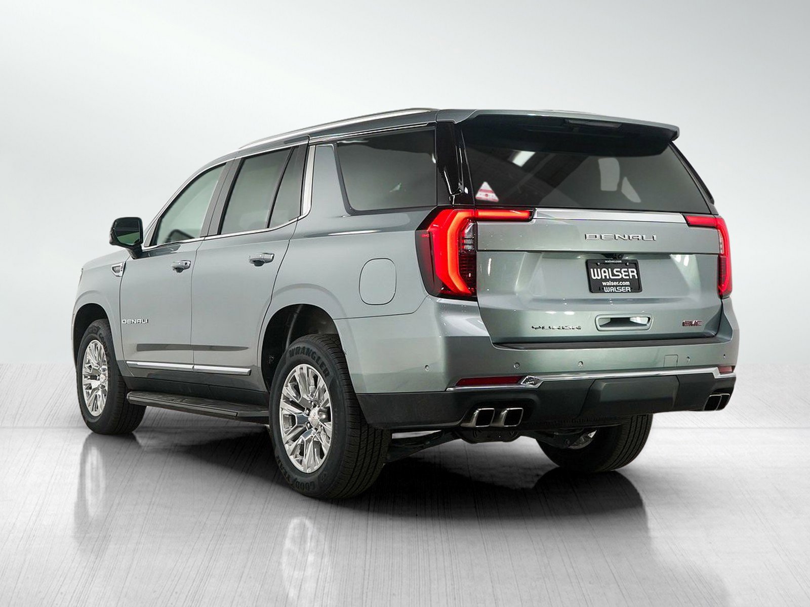 Used 2025 GMC Yukon Denali AWD/4WD image 4