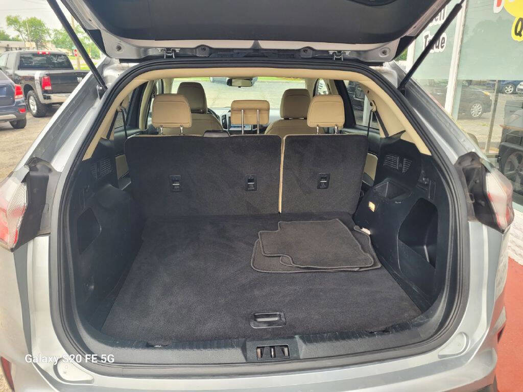 Used 2020 Ford Edge SE image 19