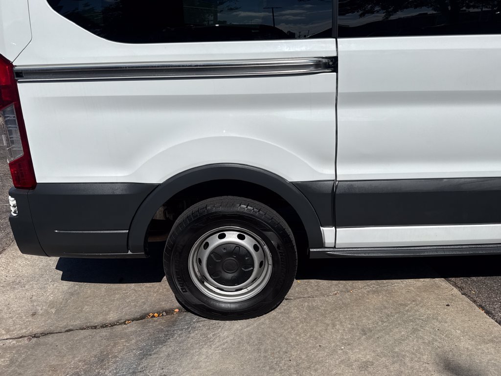 Used 2018 Ford Transit 150 XL RWD image 29