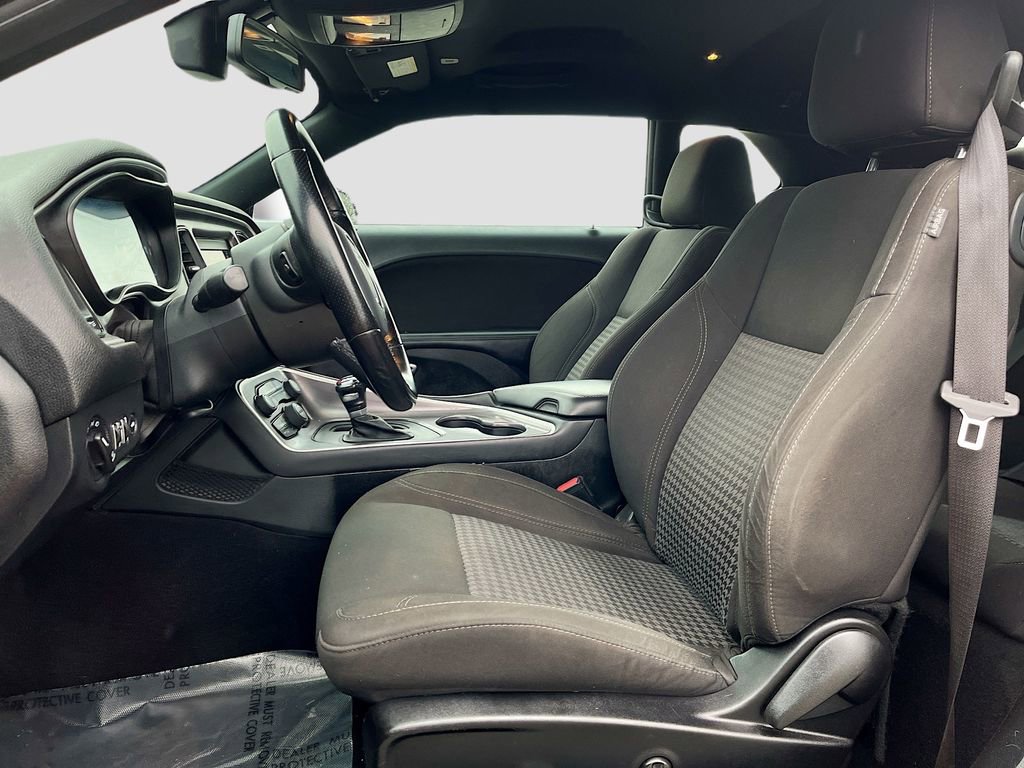 Used 2020 Dodge Challenger SXT w/ Blacktop Package image 19