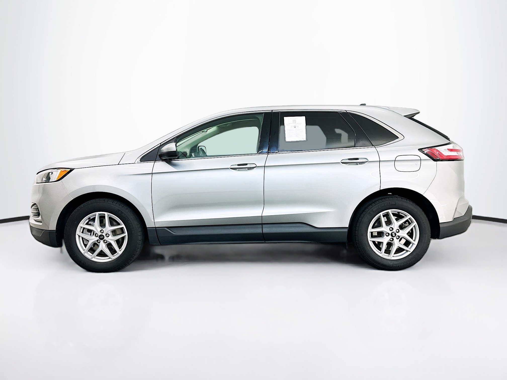 Used 2024 Ford Edge SEL image 4