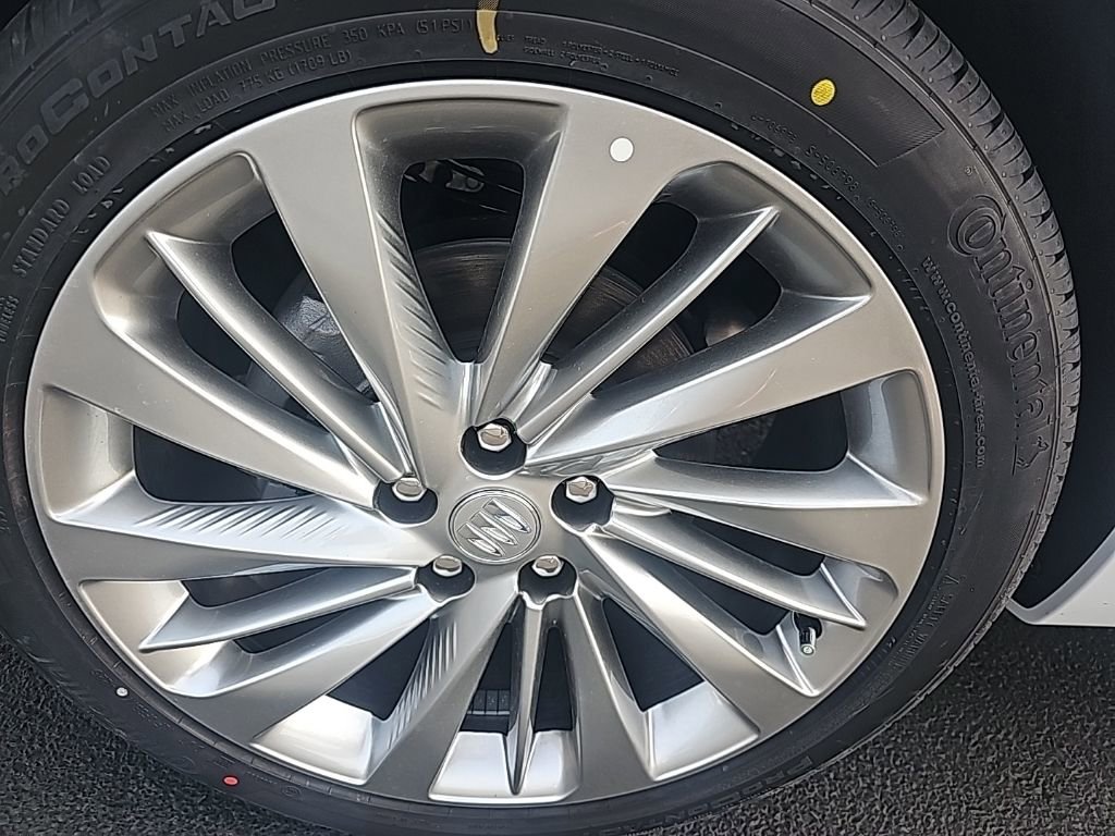 New 2026 Buick Envision Avenir image 8