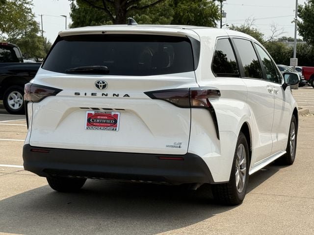 Certified 2023 Toyota Sienna LE FWD image 4