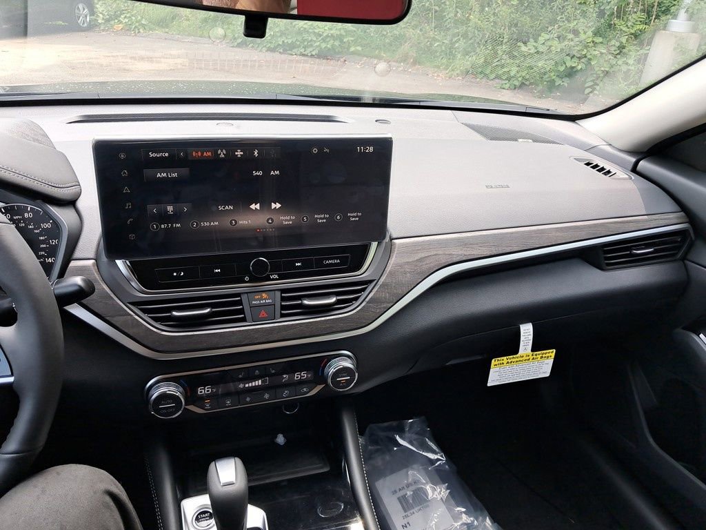 New 2025 Nissan Altima 2.5 SL AWD/4WD image 20