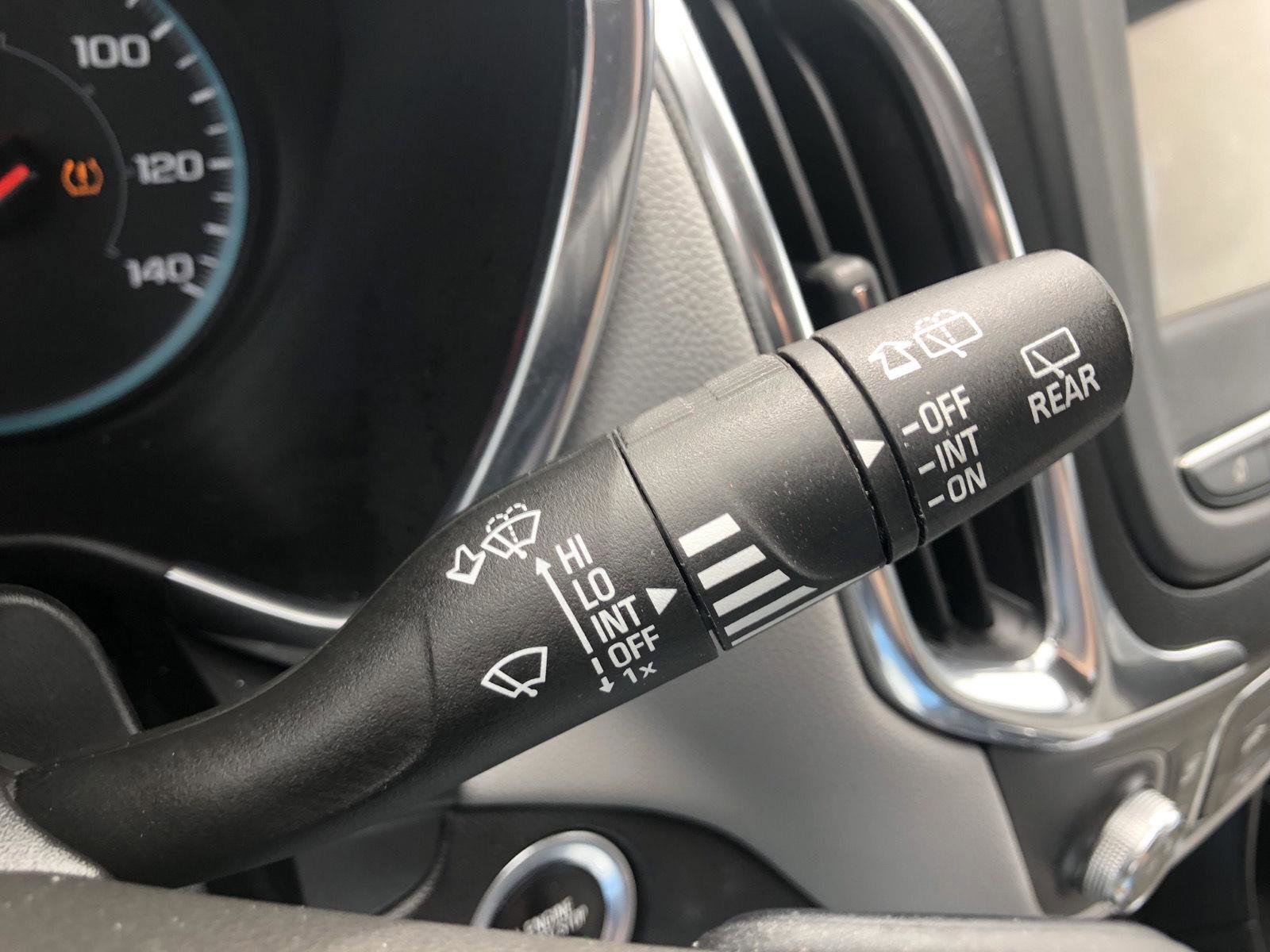 Used 2019 Chevrolet Equinox LS w/ LS Convenience Package FWD image 23