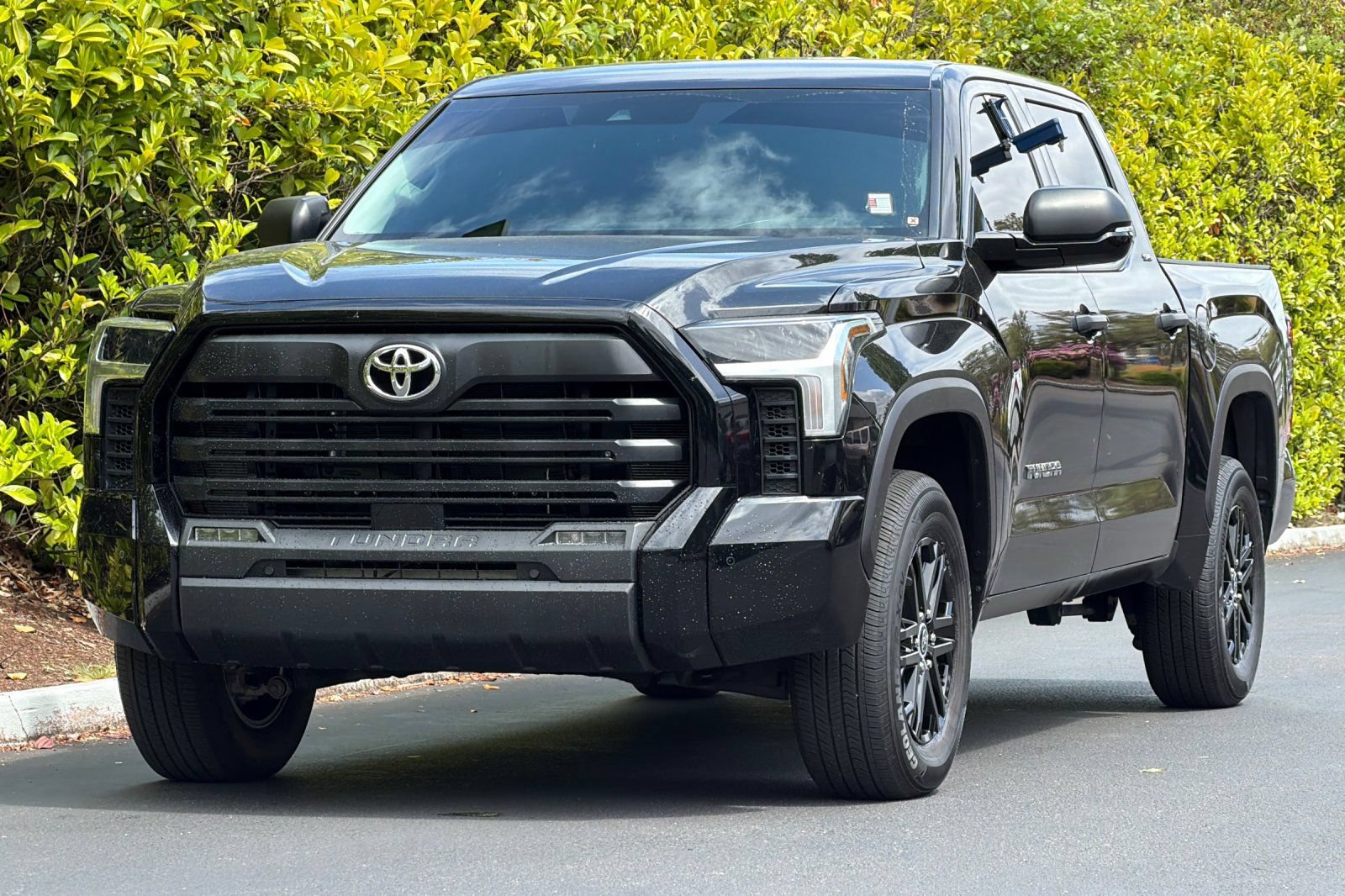 Used 2024 Toyota Tundra SR5 w/ SR5 Convenience Package AWD/4WD image 8