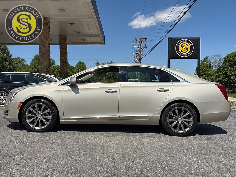 Used 2013 Cadillac XTS Luxury w/ Driver Awareness Package AWD/4WD image 3