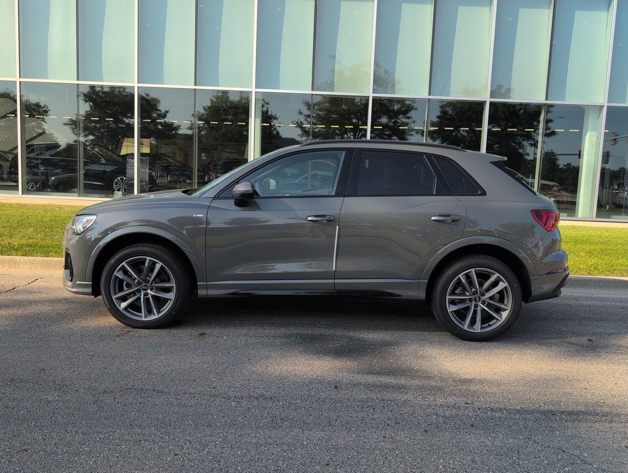 New 2025 Audi Q3 2.0T Premium image 30