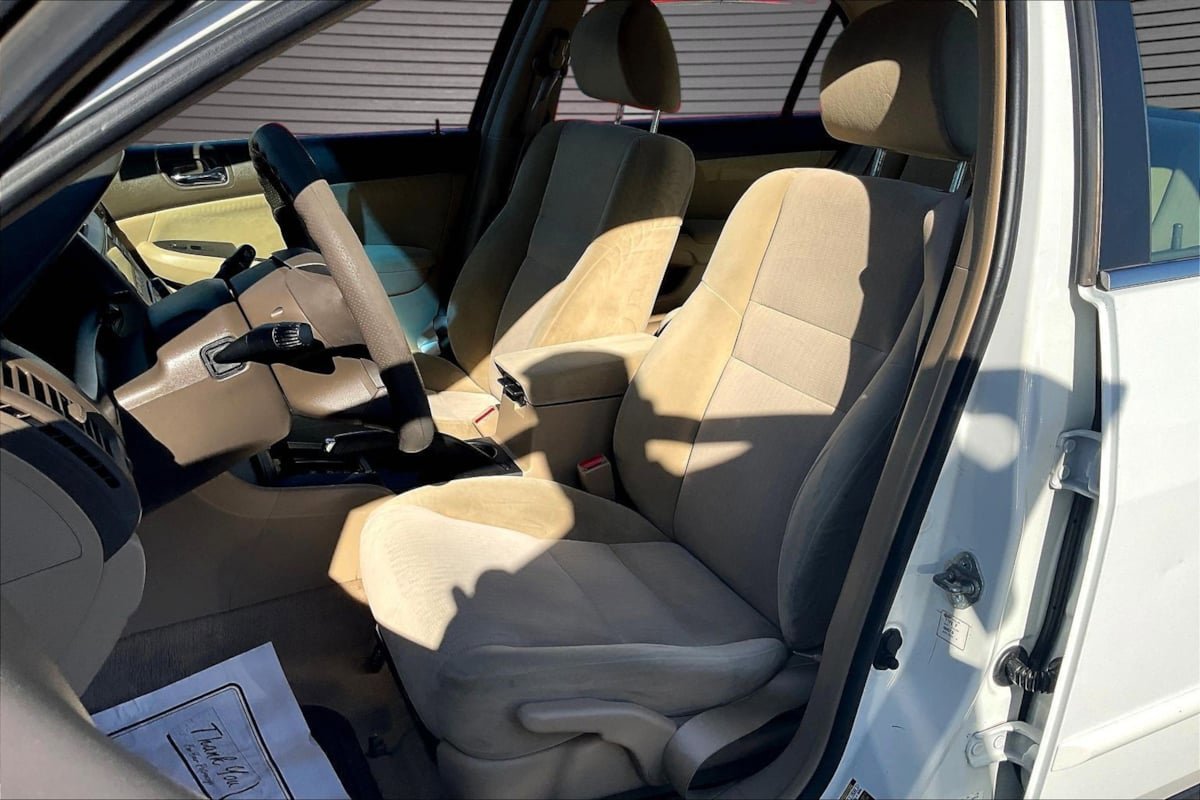 Used 2004 Honda Accord LX image 20