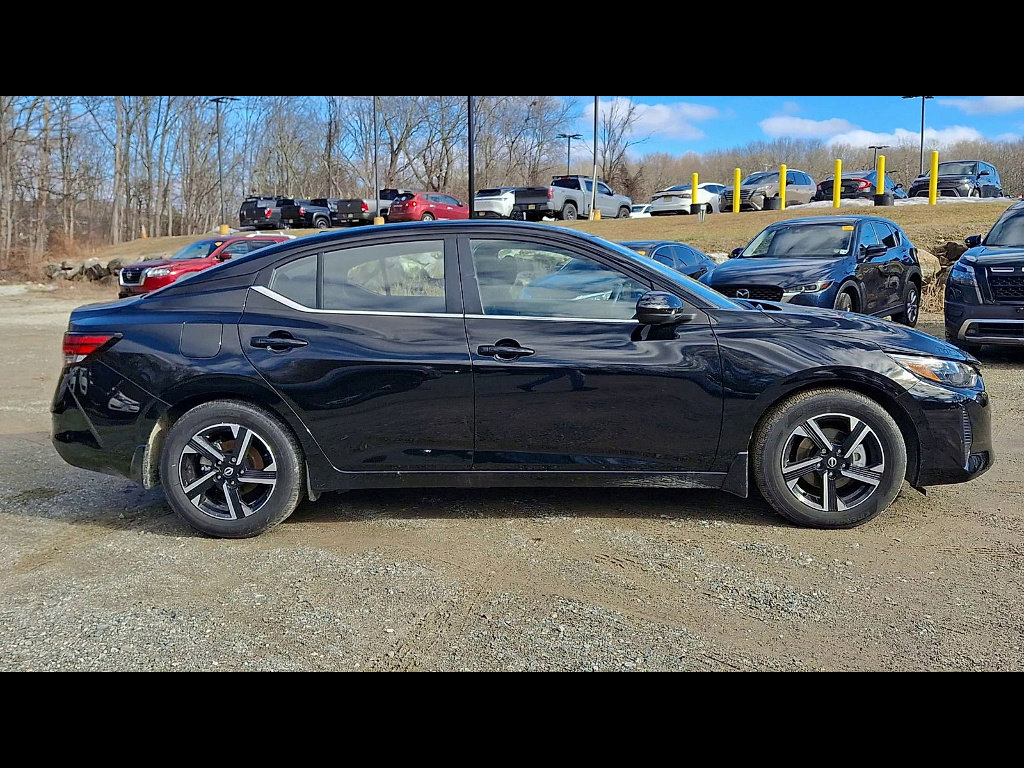 Used 2025 Nissan Sentra SV w/ Trunk Package image 9