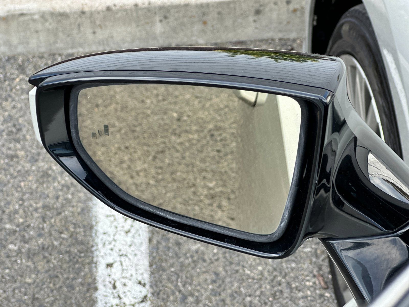 Used 2019 Lexus ES 300h w/ Accessory Package 2 image 31