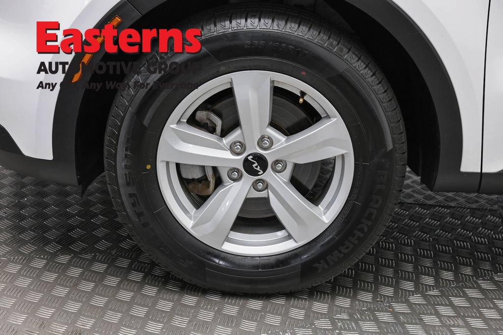 Used 2023 Kia Sorento LX FWD image 31