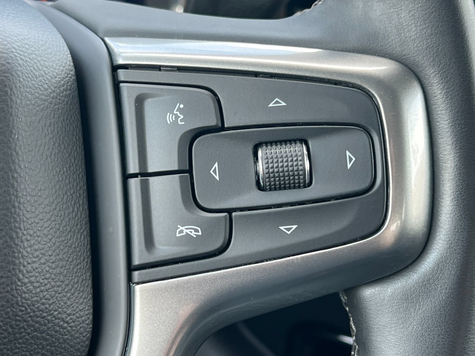 Certified 2024 Chevrolet Silverado 1500 LT AWD/4WD image 25