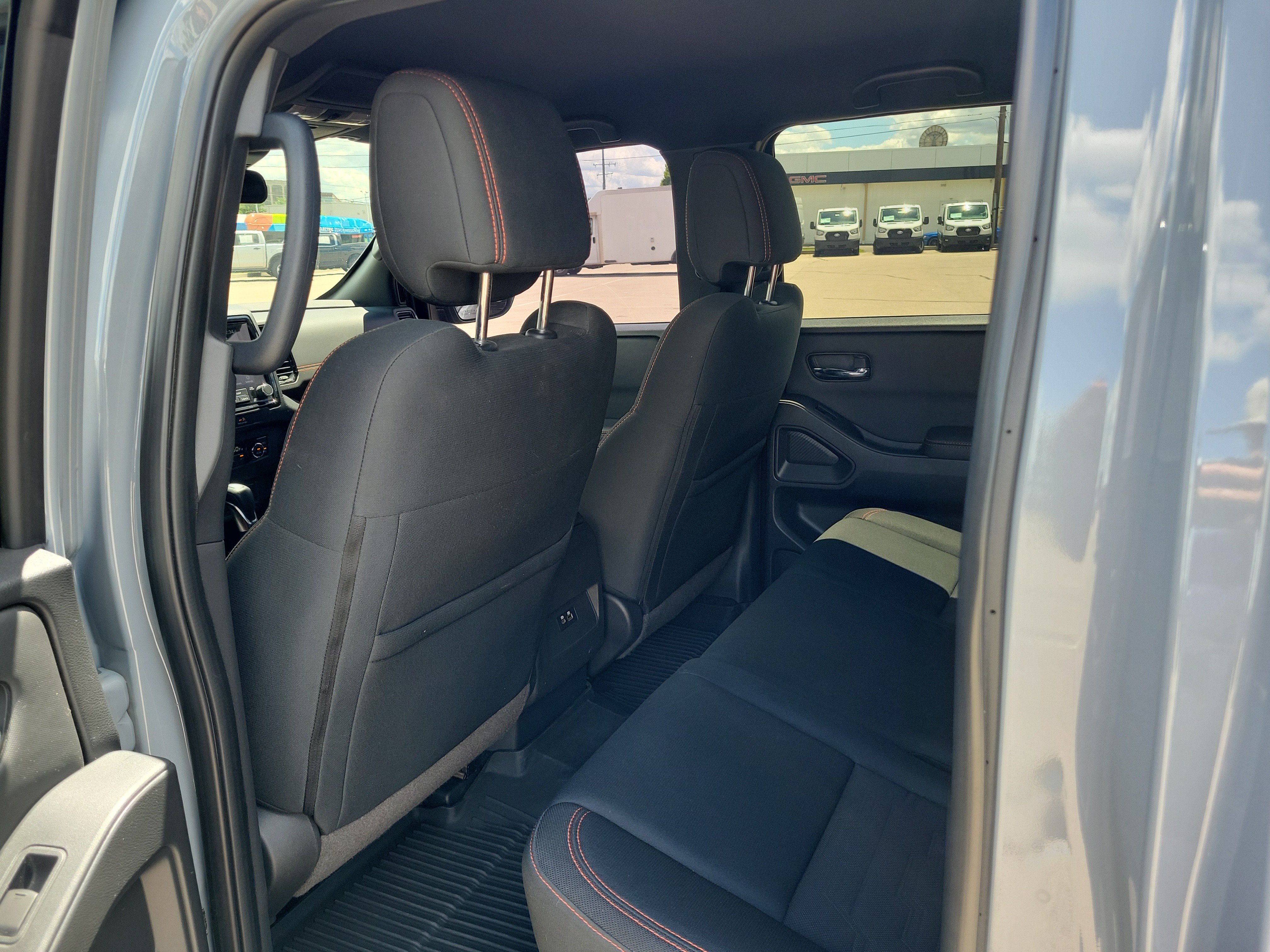 Used 2022 Nissan Frontier PRO-4X w/ Off-Road Protection Package AWD/4WD image 13