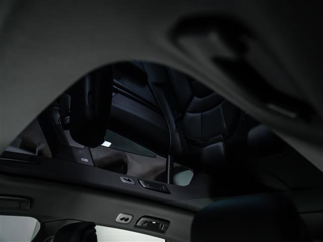 Used 2025 Porsche Taycan 4 Cross Turismo image 17