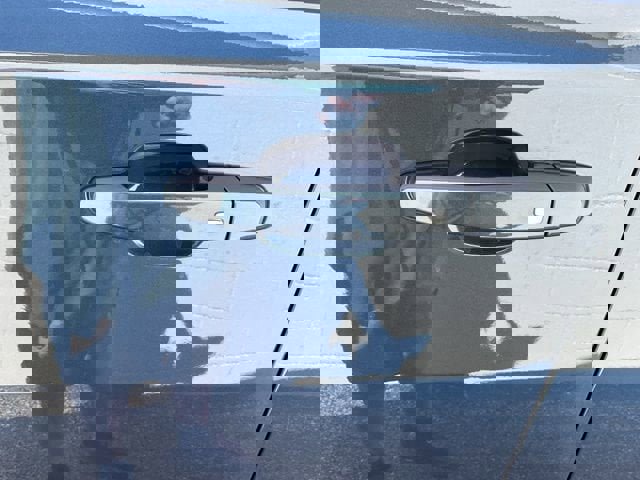 Used 2023 Chevrolet Traverse LS w/ Safety Package FWD image 18