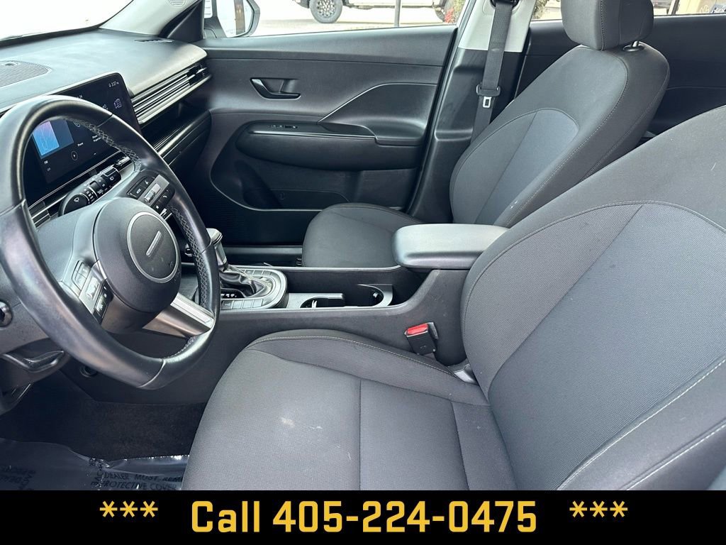 Used 2025 Hyundai Kona SEL image 8