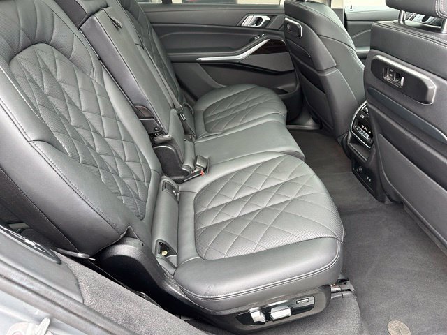 Used 2024 BMW X7 xDrive40i AWD/4WD image 33