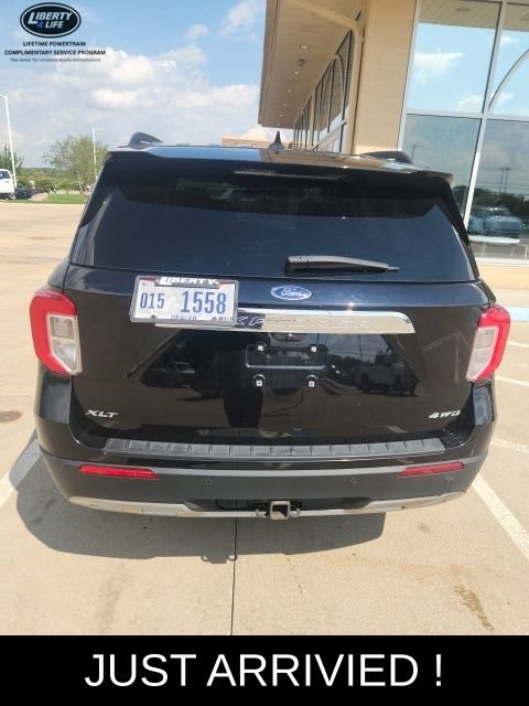 Used 2023 Ford Explorer XLT w/ Equipment Group 202A AWD/4WD image 18