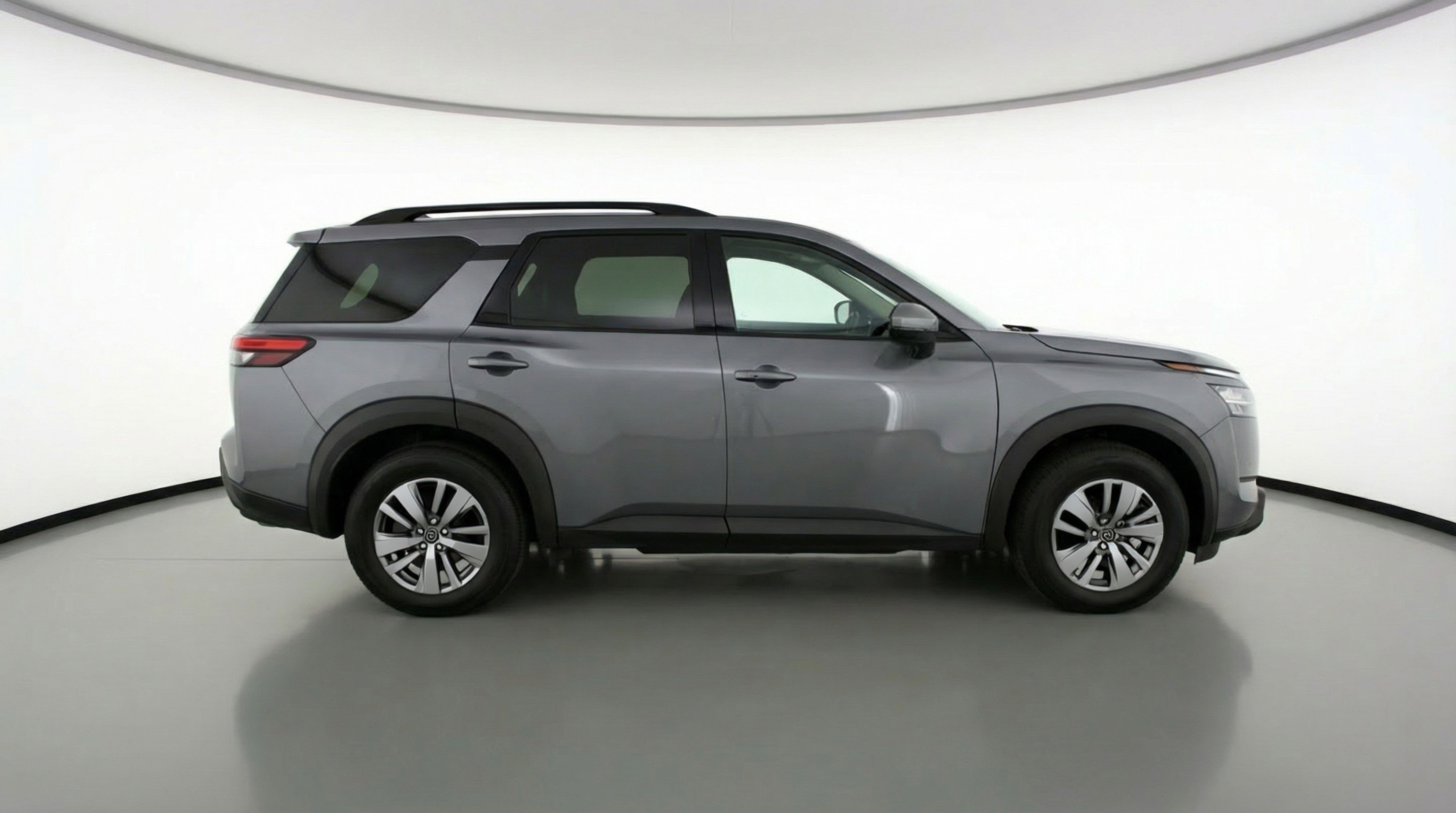 Used 2025 Nissan Pathfinder SV image 11