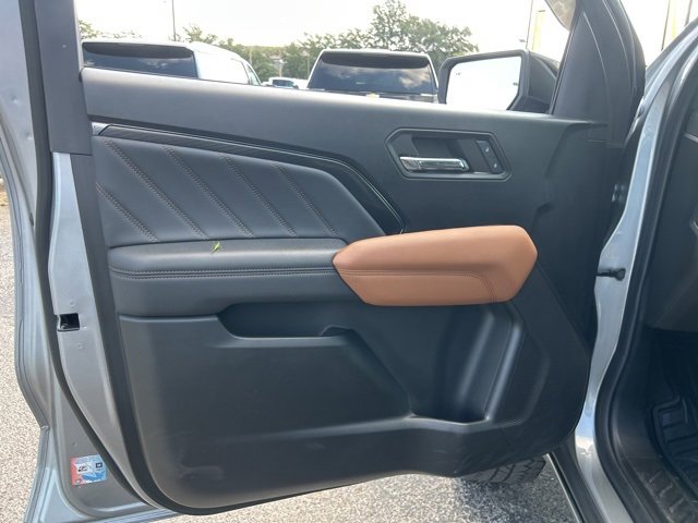 Used 2024 GMC Canyon AT4 w/ Technology Package image 11