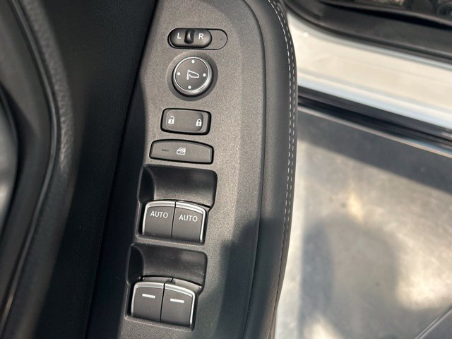 Used 2025 Honda HR-V EX-L image 12