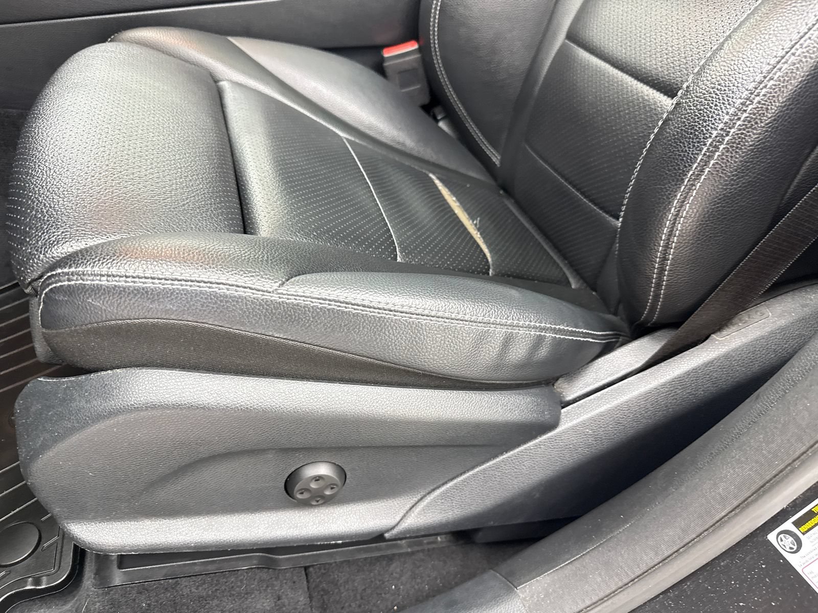 Used 2020 Mercedes-Benz GLC 300 4MATIC image 35
