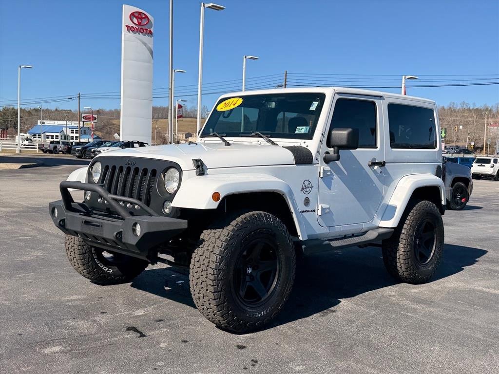 Used 2014 Jeep Wrangler Sahara w/ Connectivity Group image 10