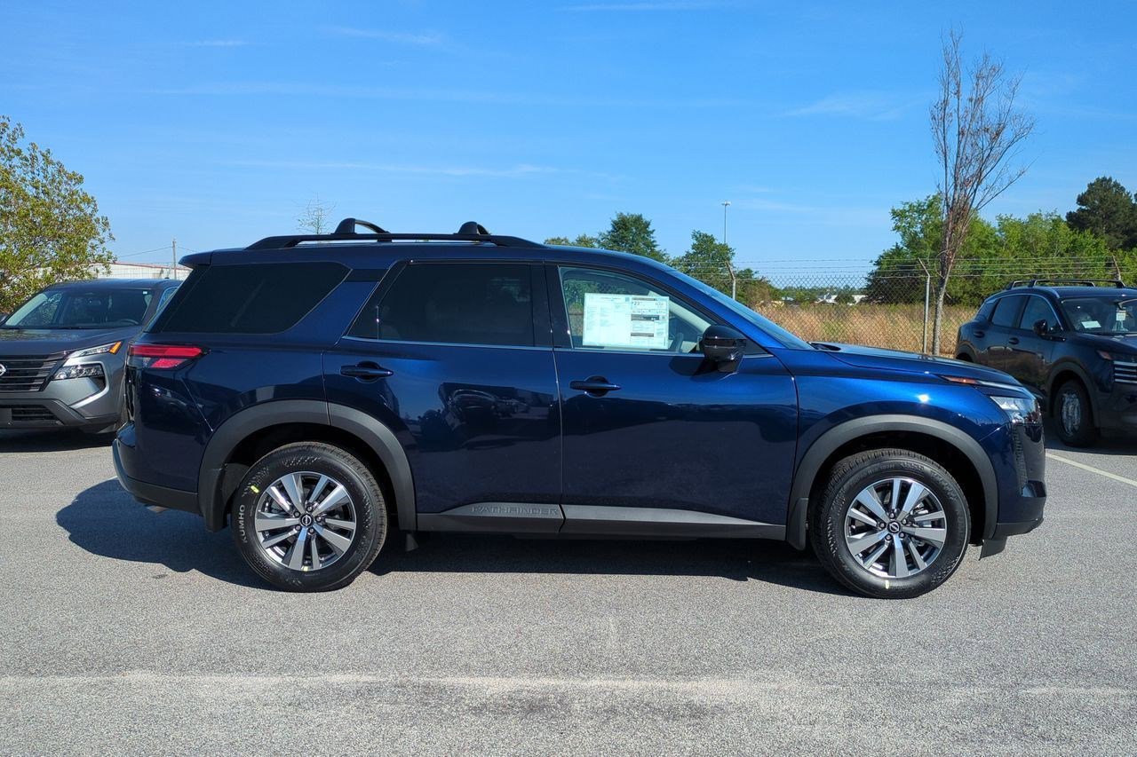 New 2026 Nissan Pathfinder SL FWD image 2