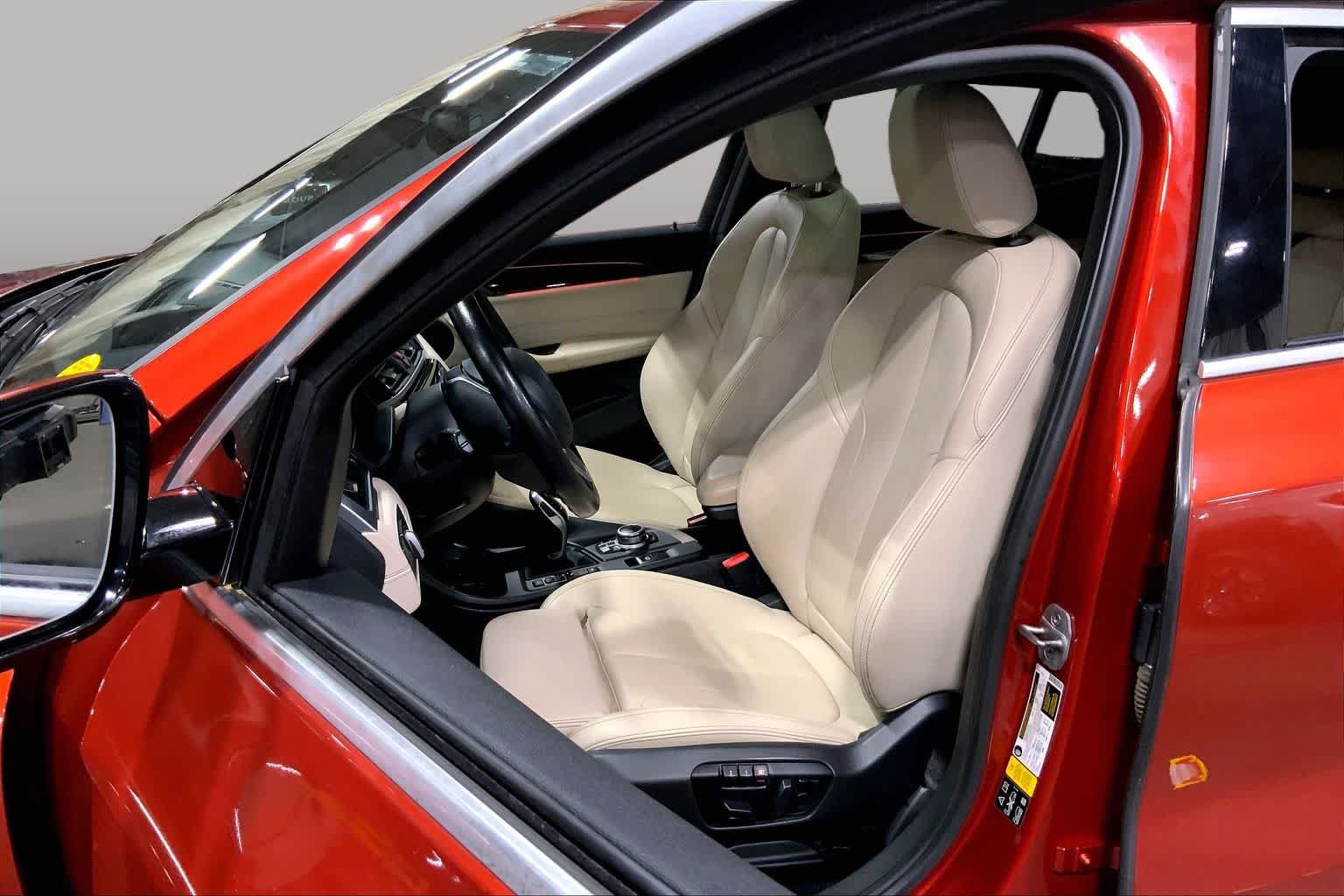 Used 2022 BMW X2 xDrive28i w/ Premium Package AWD/4WD image 8