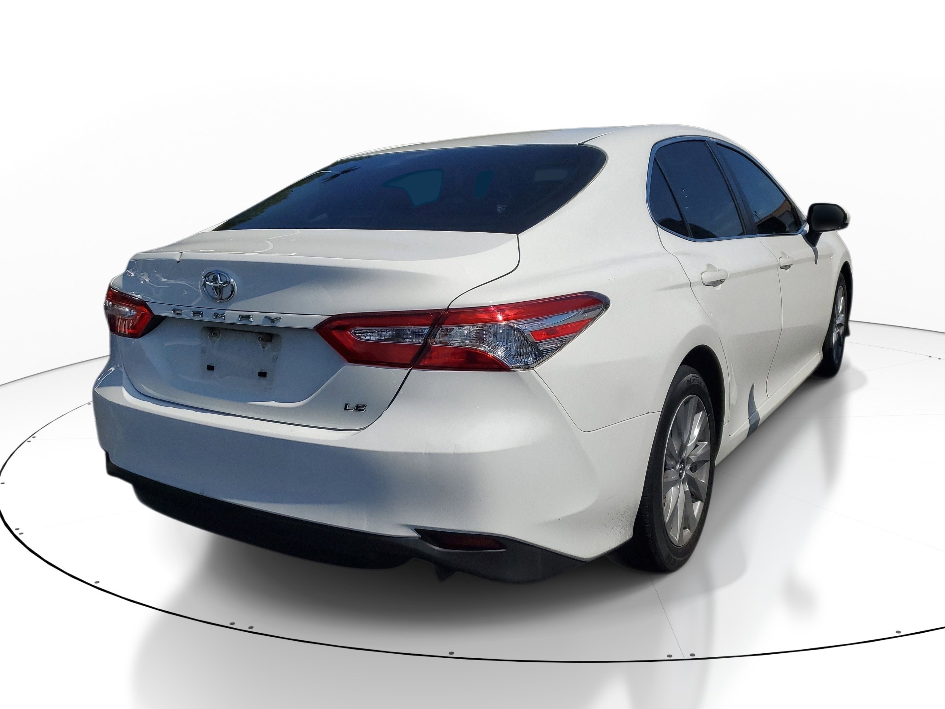 Used 2018 Toyota Camry LE w/ Convenience Package FWD image 6