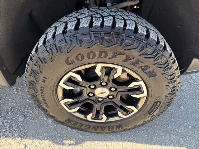 Used 2023 Chevrolet Silverado 1500 ZR2 w/ Technology Package image 31