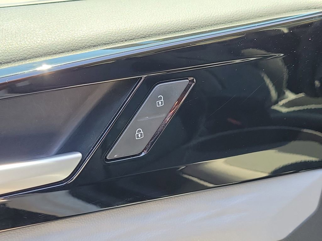 Used 2022 Volkswagen Taos S FWD image 16