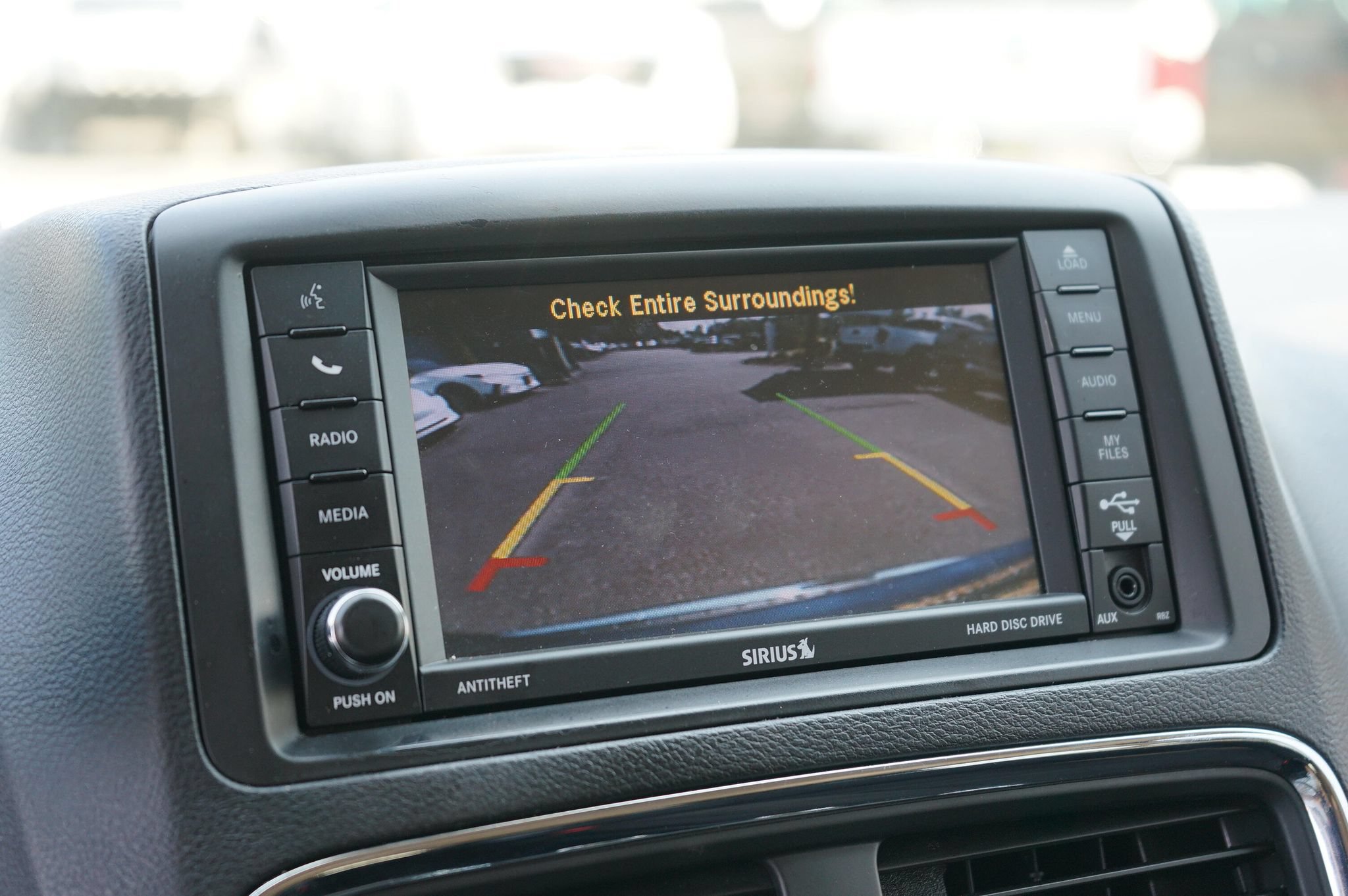 Used 2019 Dodge Grand Caravan SE w/ UConnect Hands-Free Group FWD image 18