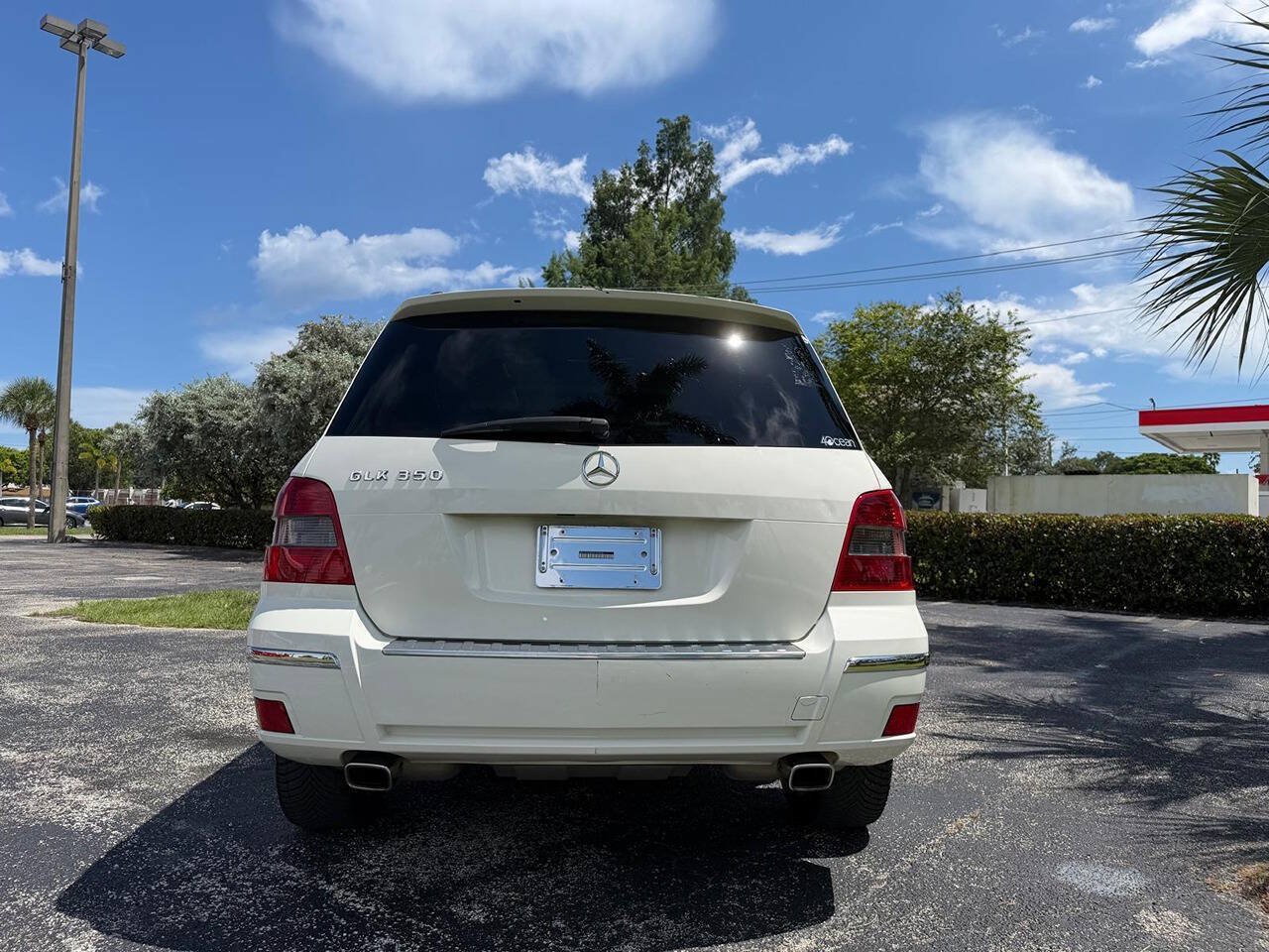 Used 2010 Mercedes-Benz GLK 350 2WD image 4