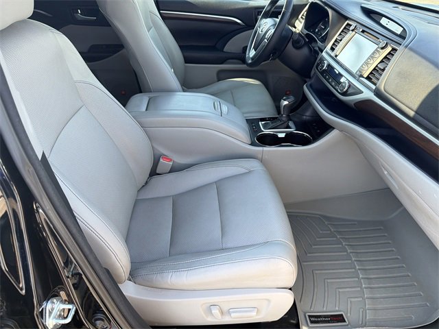 Used 2016 Toyota Highlander Limited image 13