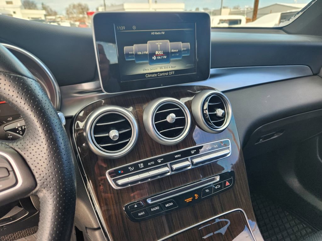 Used 2017 Mercedes-Benz GLC 300 4MATIC image 24