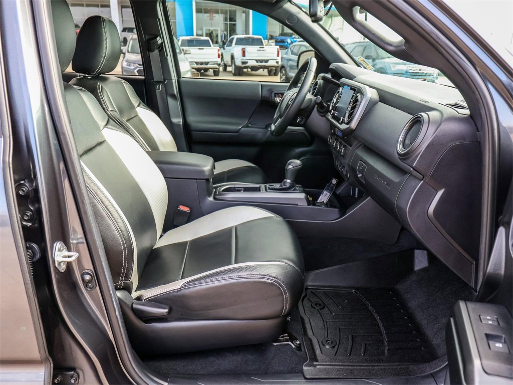 Used 2021 Toyota Tacoma TRD Off-Road image 15