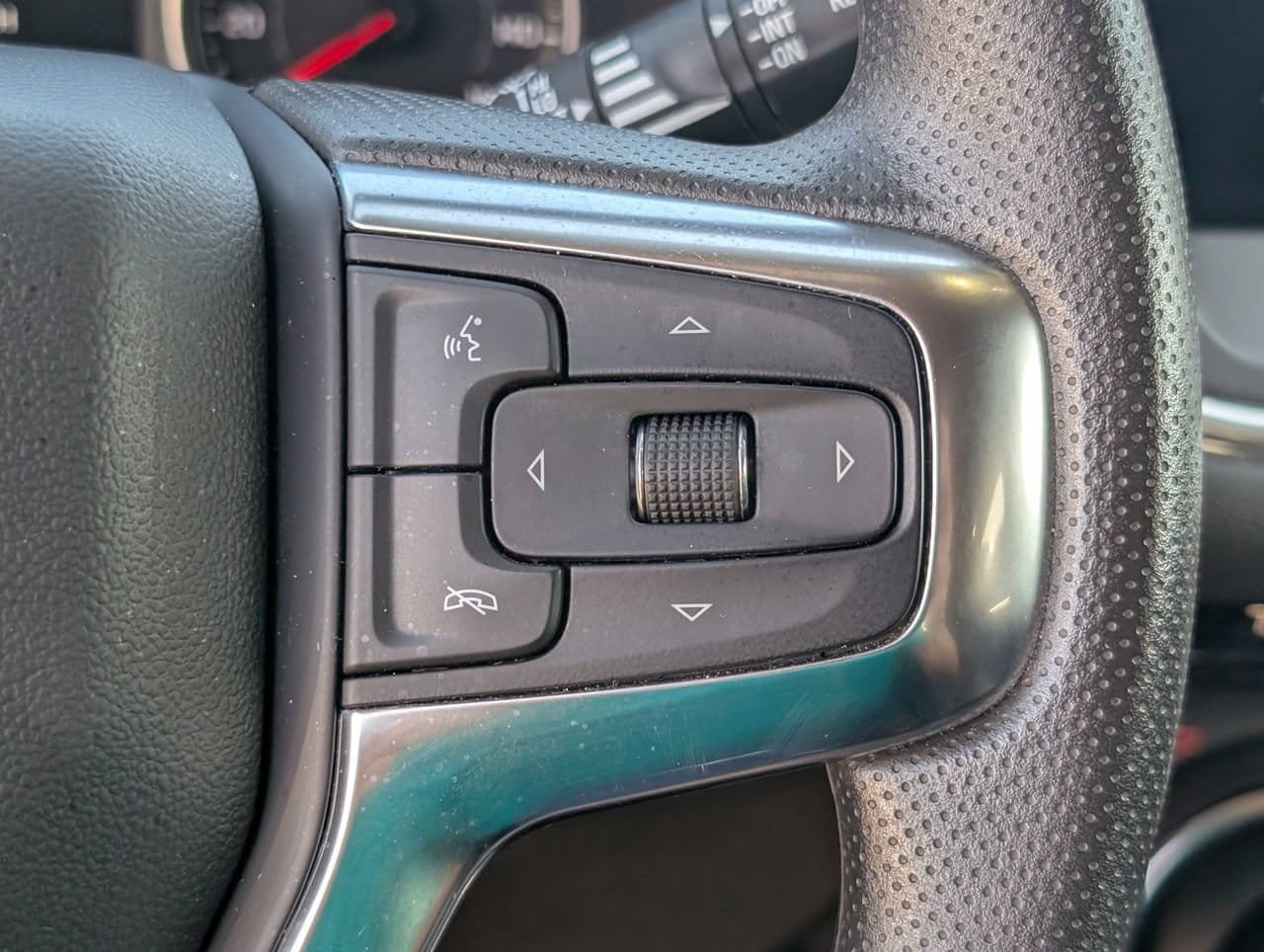 Used 2025 Chevrolet Blazer LT FWD image 22