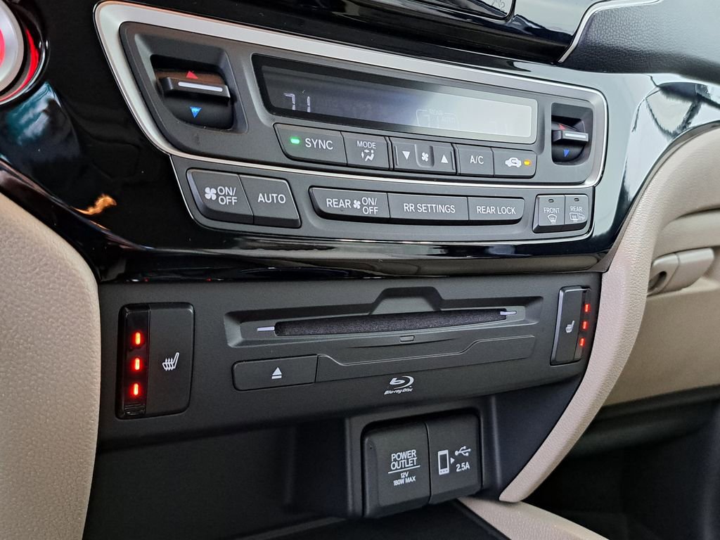 Used 2020 Honda Pilot Touring image 16