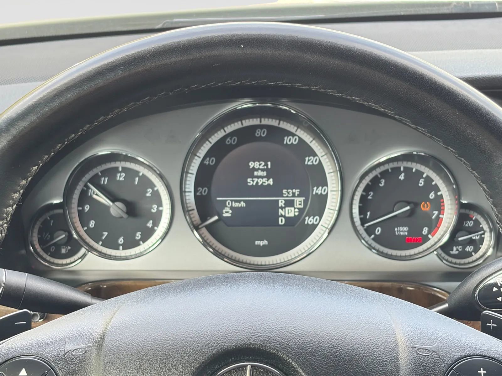 Used 2011 Mercedes-Benz E 550 4MATIC Sedan image 30