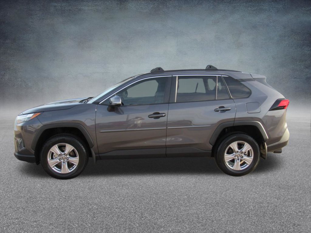 Used 2025 Toyota RAV4 XLE FWD image 3