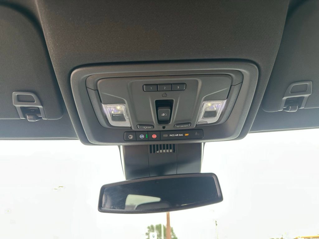 Used 2023 Chevrolet Silverado 1500 High Country w/ Z71 Off-Road Package image 18