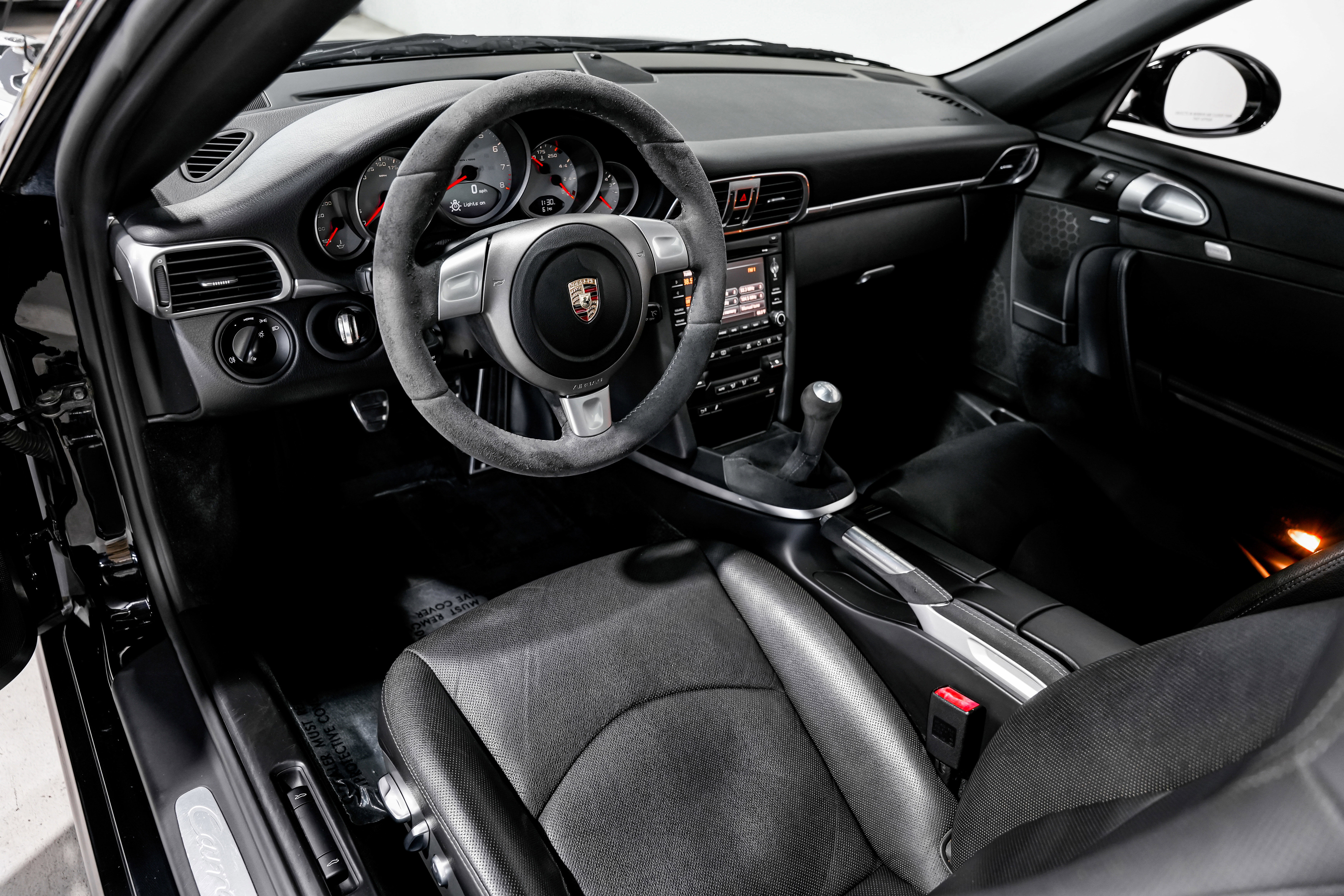 Used 2009 Porsche 911 Carrera S image 9