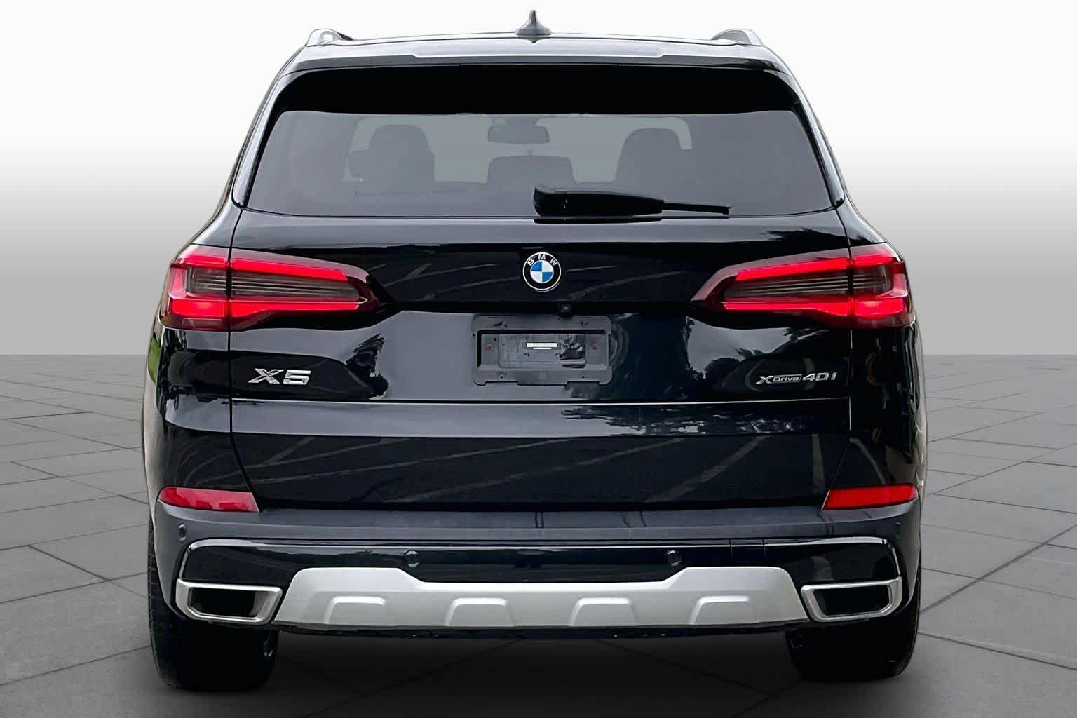 Used 2022 BMW X5 xDrive40i w/ Premium Package AWD/4WD image 4