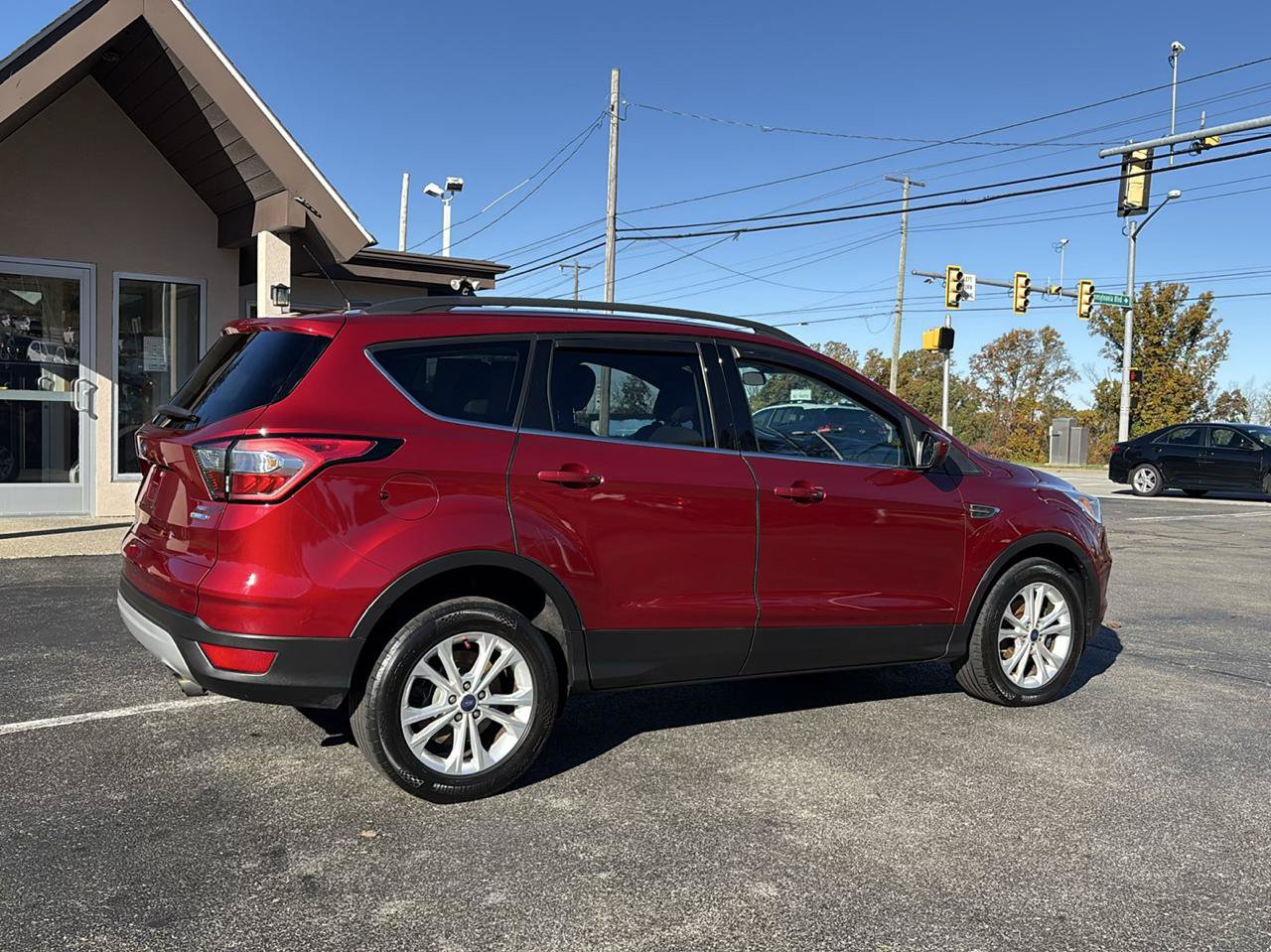 Used 2018 Ford Escape SE AWD/4WD image 5