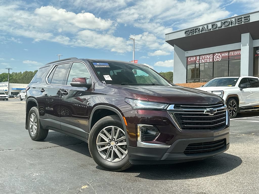 Used 2023 Chevrolet Traverse LT AWD/4WD image 2