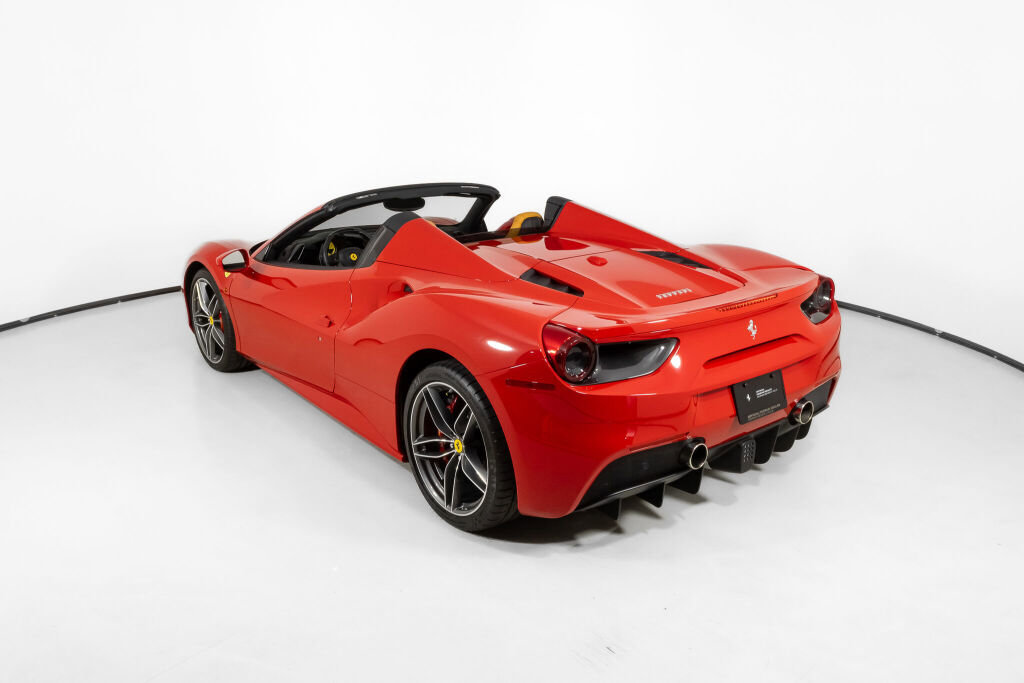 Used 2018 Ferrari 488 Spider image 5
